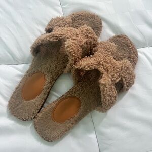 Fuzzy cream color sandals